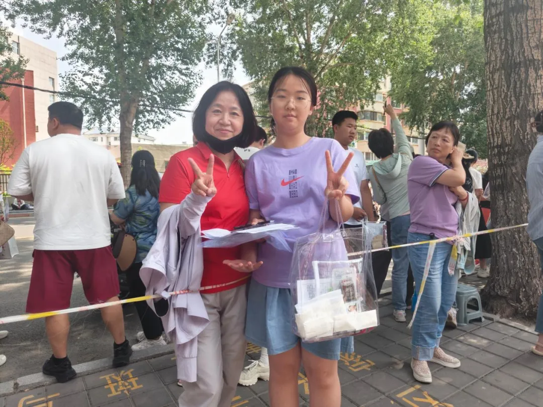 【魅力学府|直击中考】 你执笔奔赴梦想,我满怀温情守望——2026届吉林省实验中学教师团队带考掠影(一)-第16张图片-四季读书网