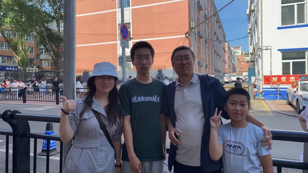 【魅力学府|直击中考】 你执笔奔赴梦想,我满怀温情守望——2026届吉林省实验中学教师团队带考掠影(一)-第30张图片-四季读书网