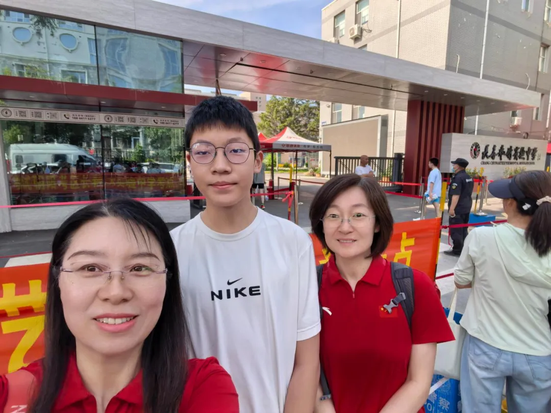 【魅力学府|直击中考】 你执笔奔赴梦想,我满怀温情守望——2026届吉林省实验中学教师团队带考掠影(一)-第34张图片-四季读书网