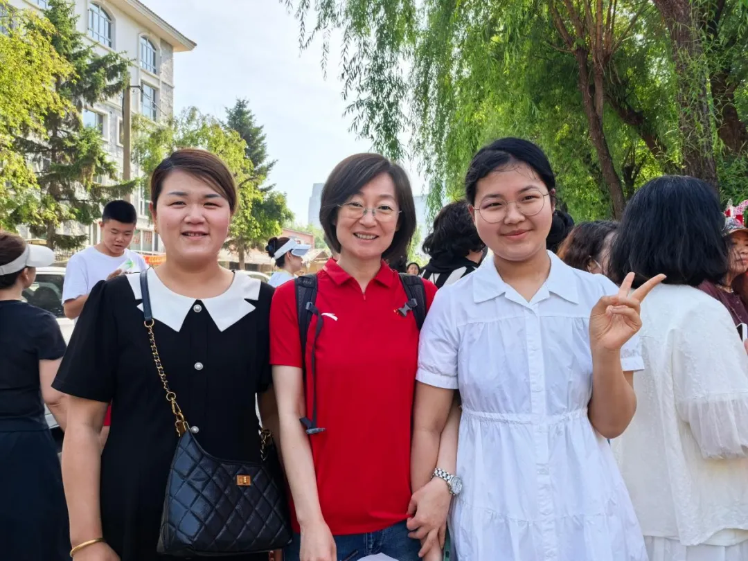 【魅力学府|直击中考】 你执笔奔赴梦想,我满怀温情守望——2026届吉林省实验中学教师团队带考掠影(一)-第38张图片-四季读书网
