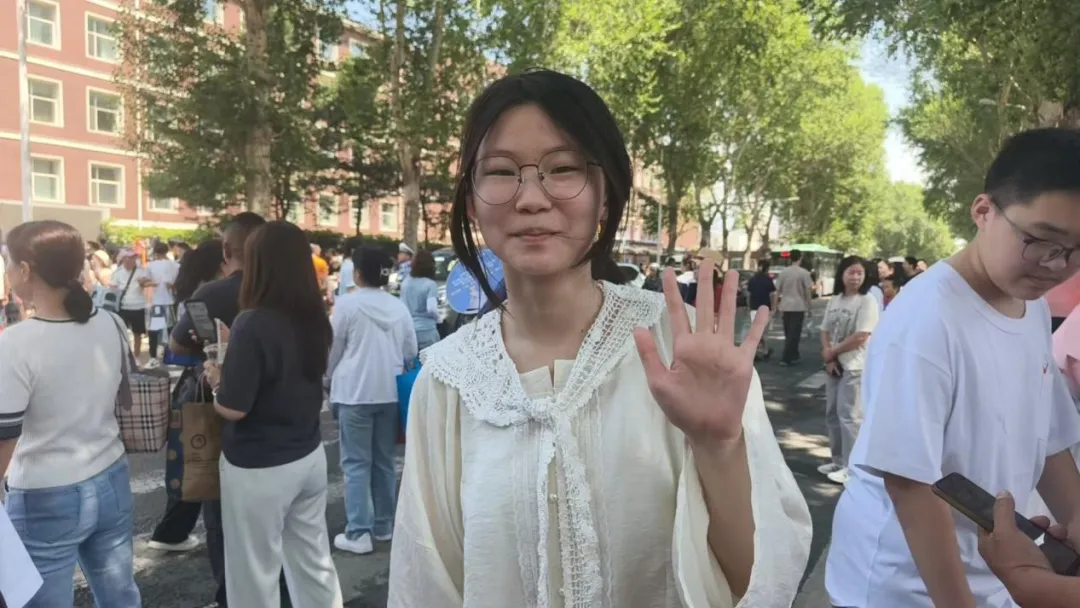 【魅力学府|直击中考】 你执笔奔赴梦想,我满怀温情守望——2026届吉林省实验中学教师团队带考掠影(一)-第47张图片-四季读书网
