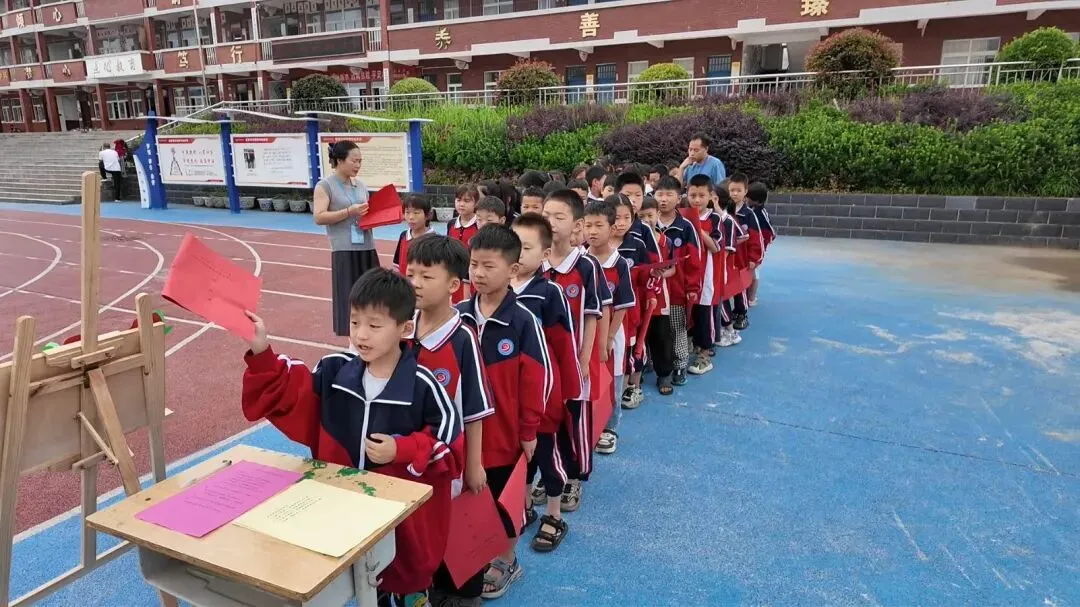 南召:百草园里赛技能 无纸笔中考素养-第3张图片-四季读书网