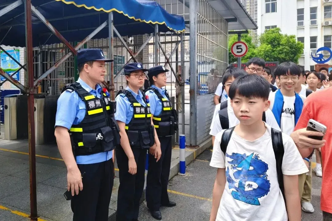 四天风雨兼程 柳州警方护航中考圆满收官-第2张图片-四季读书网