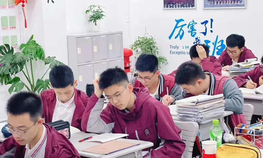阳光优秀学子 曾松明 | 逆袭之路,从中考“小透明”到全省前列!-第3张图片-四季读书网
