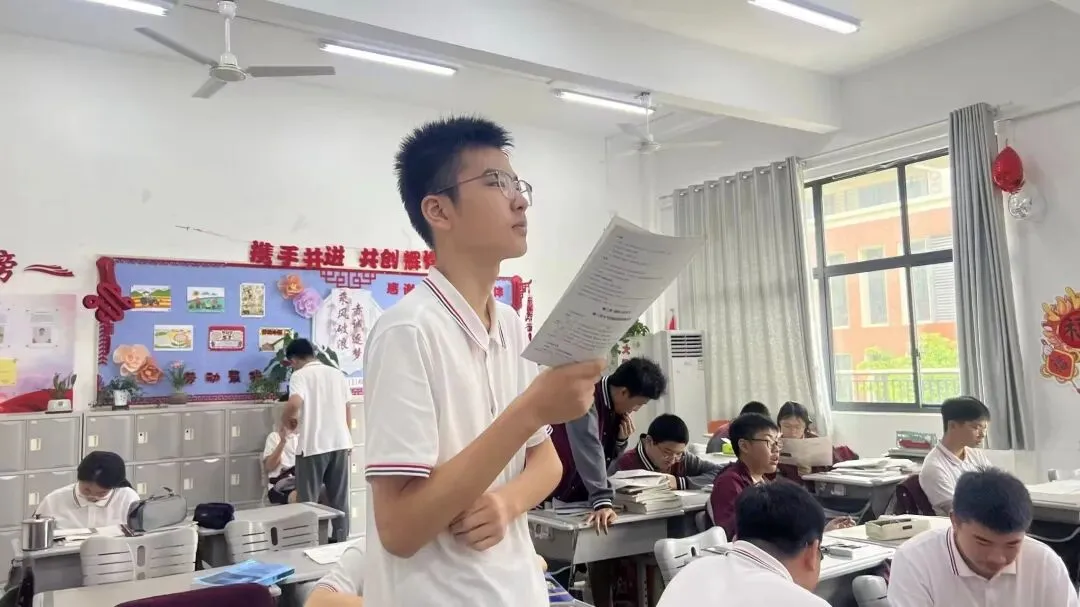 阳光优秀学子 曾松明 | 逆袭之路,从中考“小透明”到全省前列!-第4张图片-四季读书网