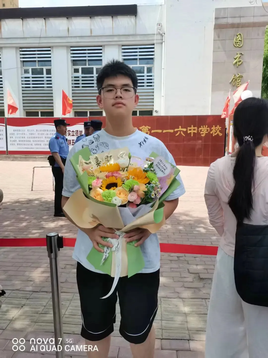 中考收官丨所向皆“中”,前路自有荣光!-第69张图片-四季读书网