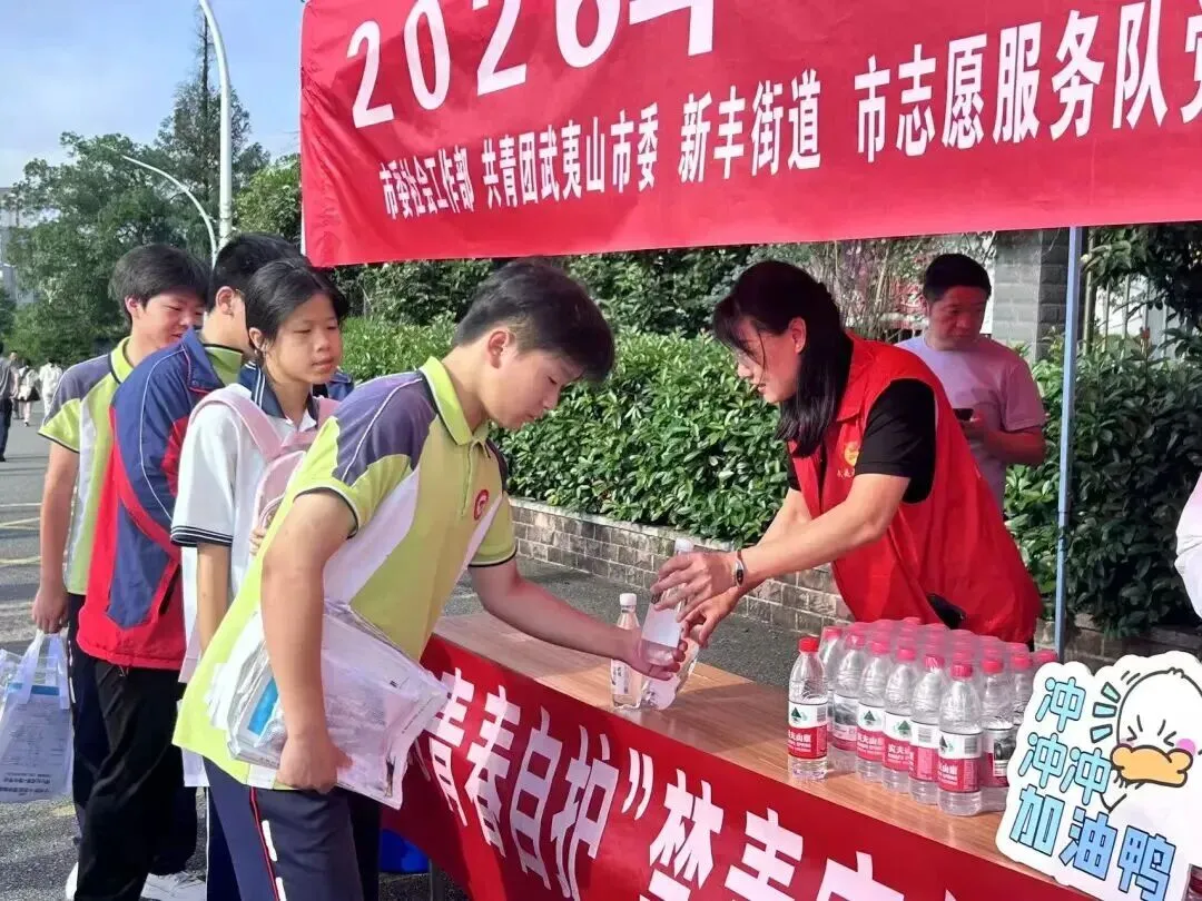 护航中考、保障龙舟赛事、服务基层......青年志愿者多维志愿服务暖心惠民-第11张图片-四季读书网