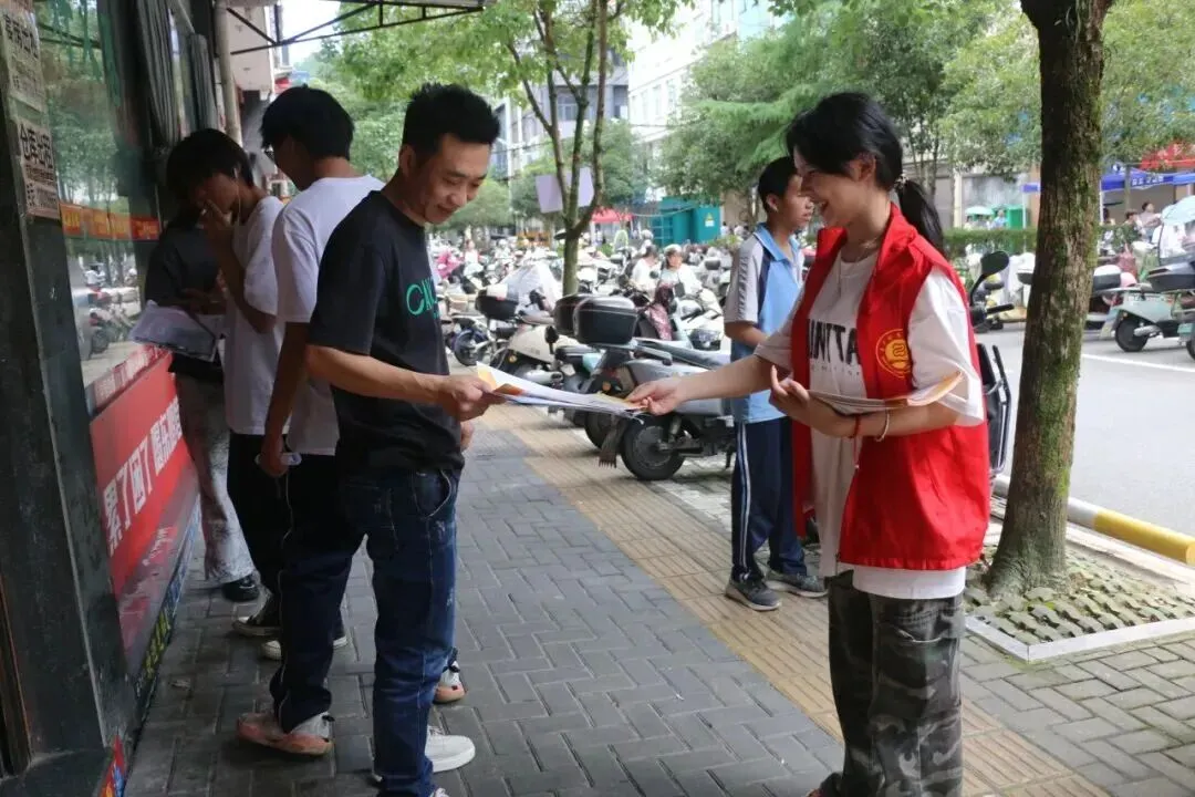 护航中考、保障龙舟赛事、服务基层......青年志愿者多维志愿服务暖心惠民-第17张图片-四季读书网