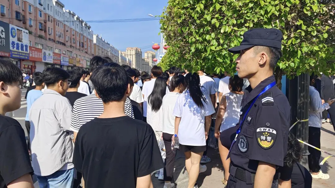 护航中考 | 从“畅通路”到“安全门”,双辽公安首日“三项举措”温情护考-第10张图片-四季读书网