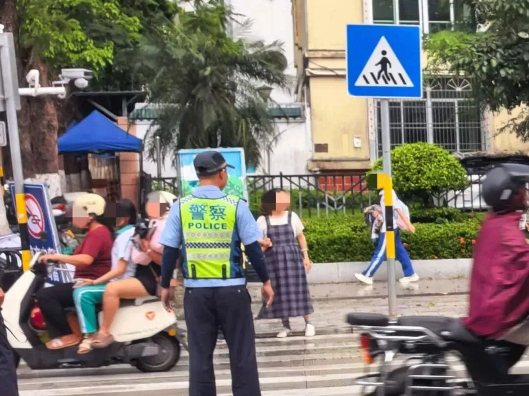 中考收官!保亭公安交警与考生一起圆满“交卷”,暑期安全出行锦囊请收好→-第16张图片-四季读书网