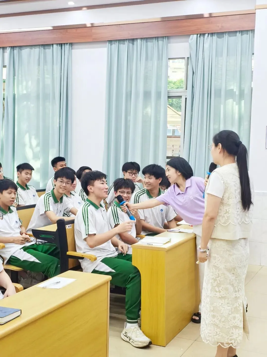 为心态充电,助中考扬帆丨广州市九十七中晓园学校开展2023级初三考前减压专题课程《与压力共舞》-第30张图片-四季读书网