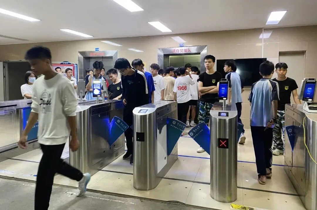 中考加油!全力以赴!-第65张图片-四季读书网