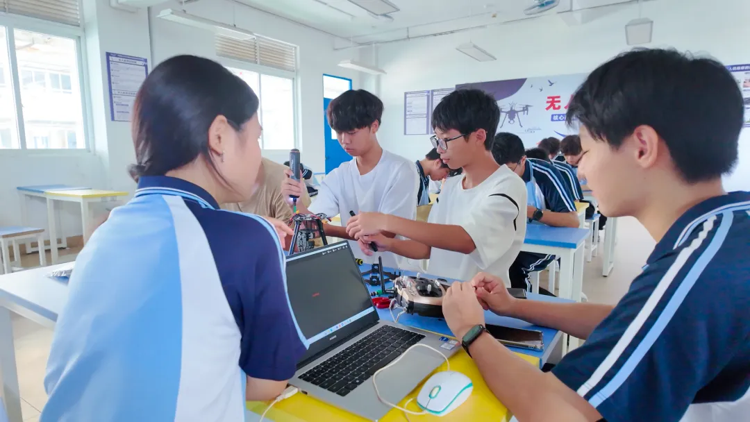 中考加油!全力以赴!-第83张图片-四季读书网