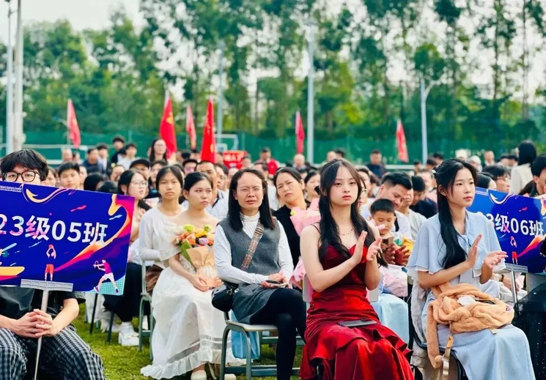 中考加油!全力以赴!-第107张图片-四季读书网
