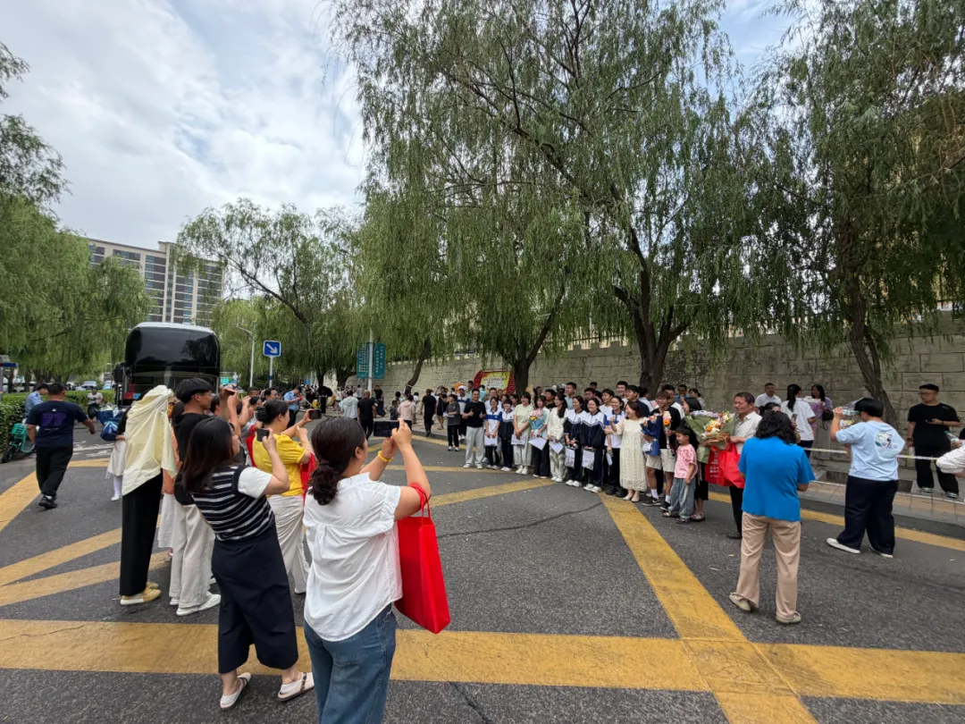 今日中考收官!东胜少年,真棒!-第7张图片-四季读书网