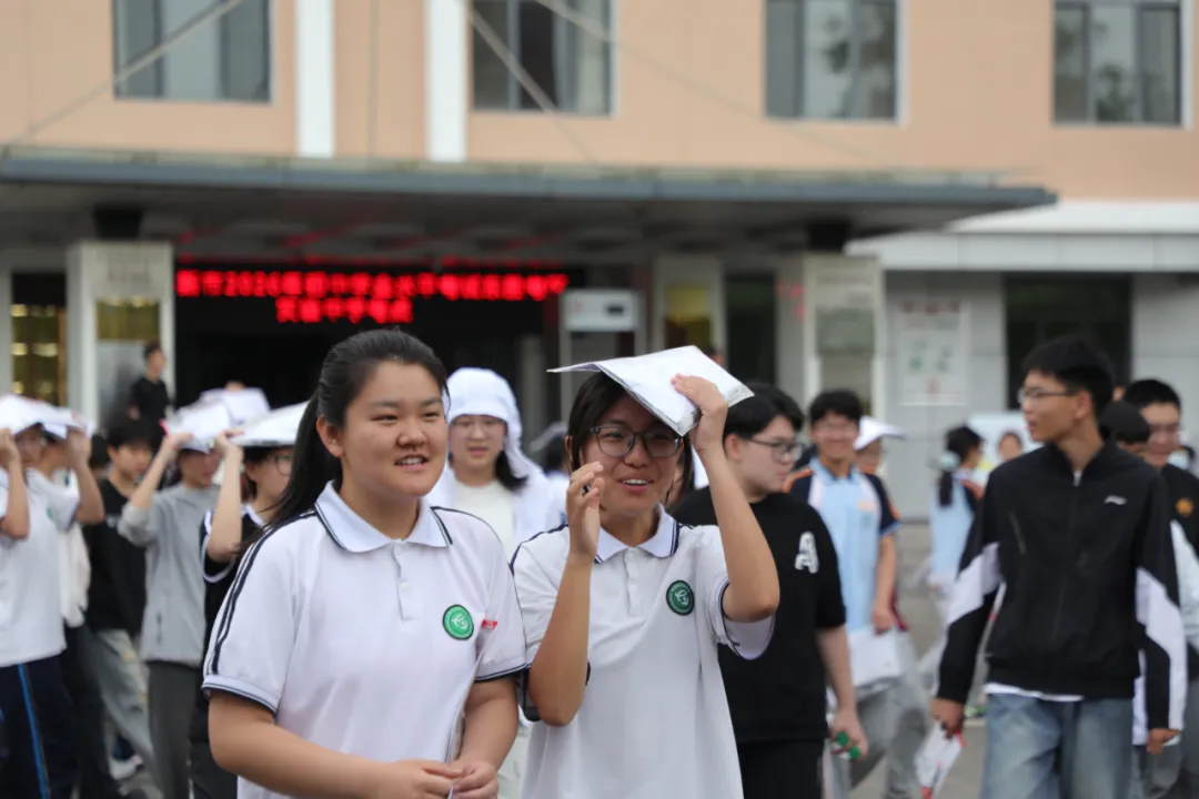 今日中考收官!东胜少年,真棒!-第16张图片-四季读书网