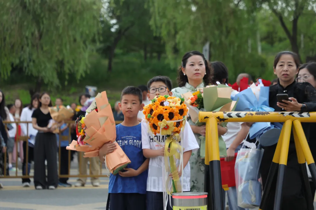 今日中考收官!东胜少年,真棒!-第18张图片-四季读书网