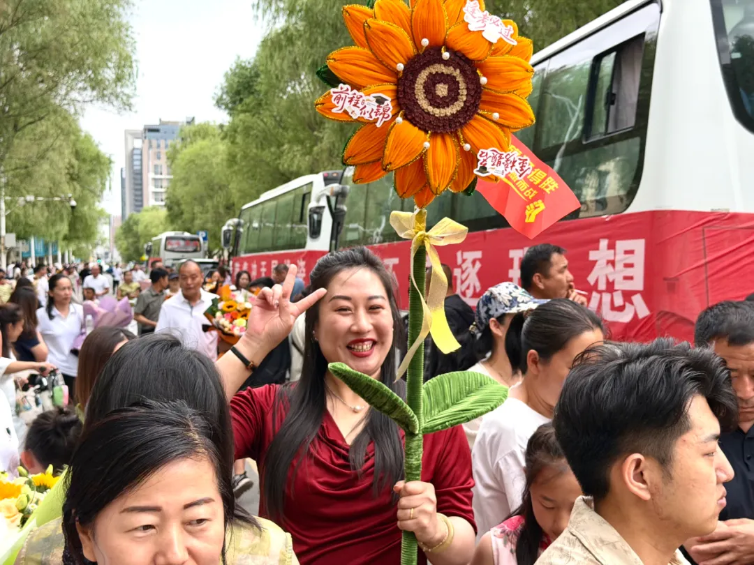 今日中考收官!东胜少年,真棒!-第20张图片-四季读书网