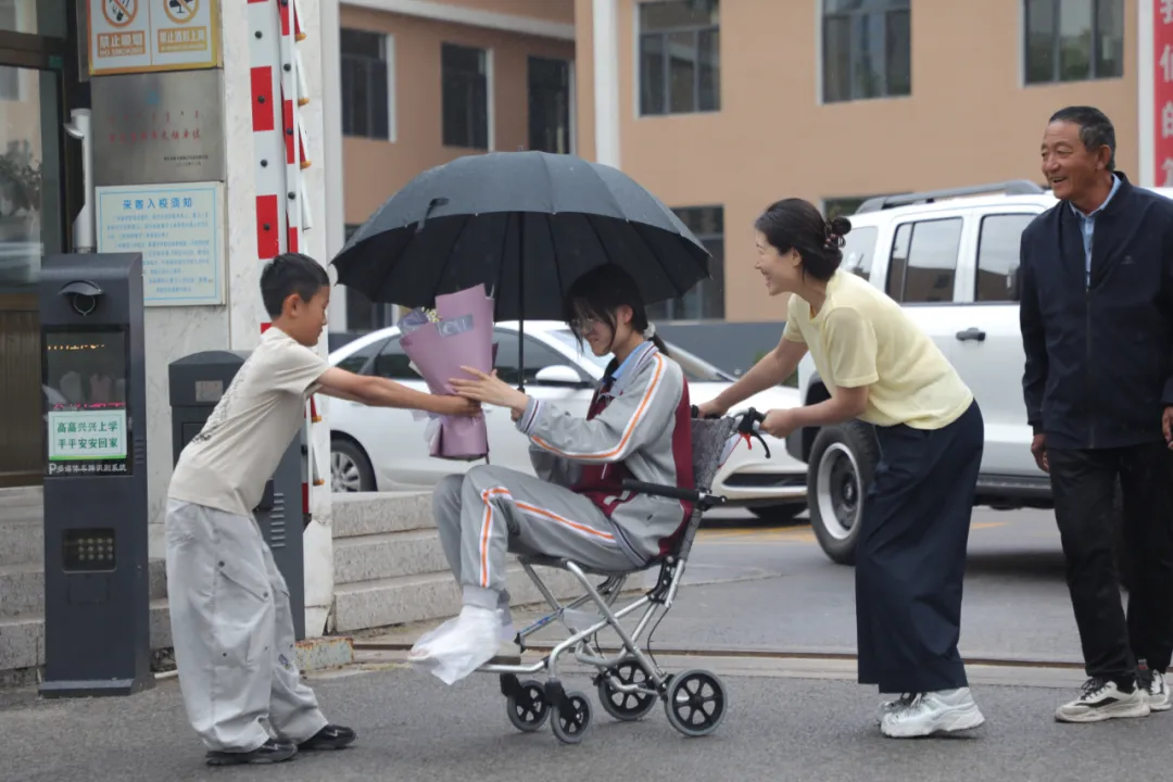 今日中考收官!东胜少年,真棒!-第21张图片-四季读书网