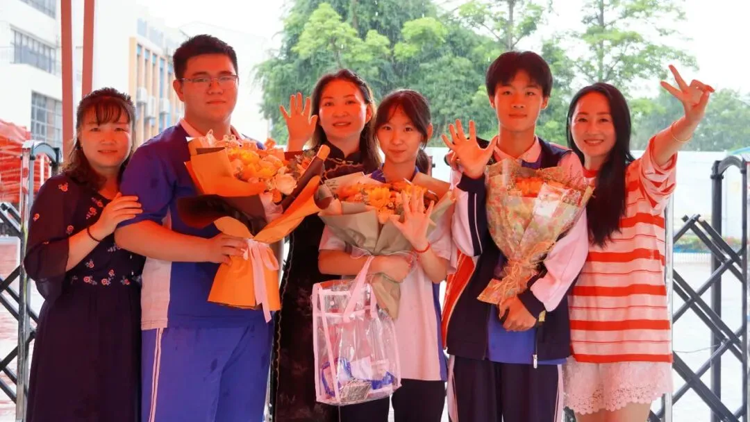 【中考收官】铃响收笔赴旷野,少年新程正启航-第34张图片-四季读书网