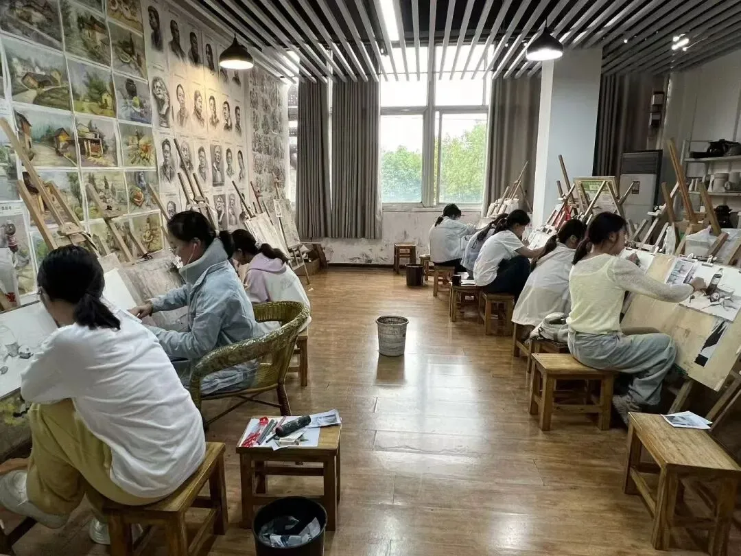中考捷径?贵阳美术特长生录取真相,看完你就懂了-第1张图片-四季读书网
