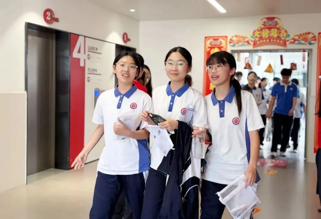 中考圆满落幕 | 无数暖心瞬间留存,每一帧都令人心生动容-第6张图片-四季读书网