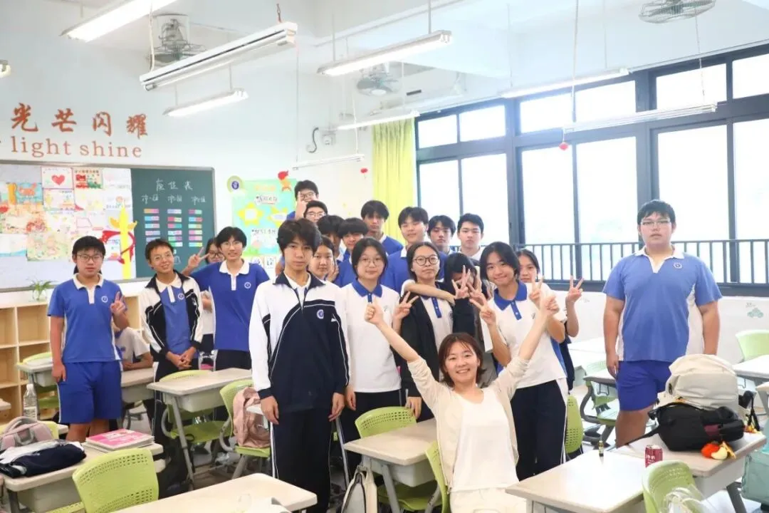 中考圆满落幕 | 无数暖心瞬间留存,每一帧都令人心生动容-第13张图片-四季读书网