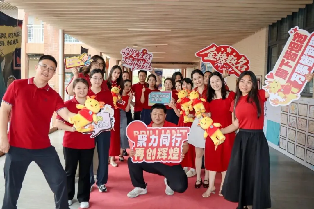 中考圆满落幕 | 无数暖心瞬间留存,每一帧都令人心生动容-第37张图片-四季读书网