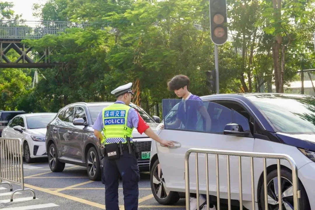 中考圆满落幕 | 无数暖心瞬间留存,每一帧都令人心生动容-第68张图片-四季读书网