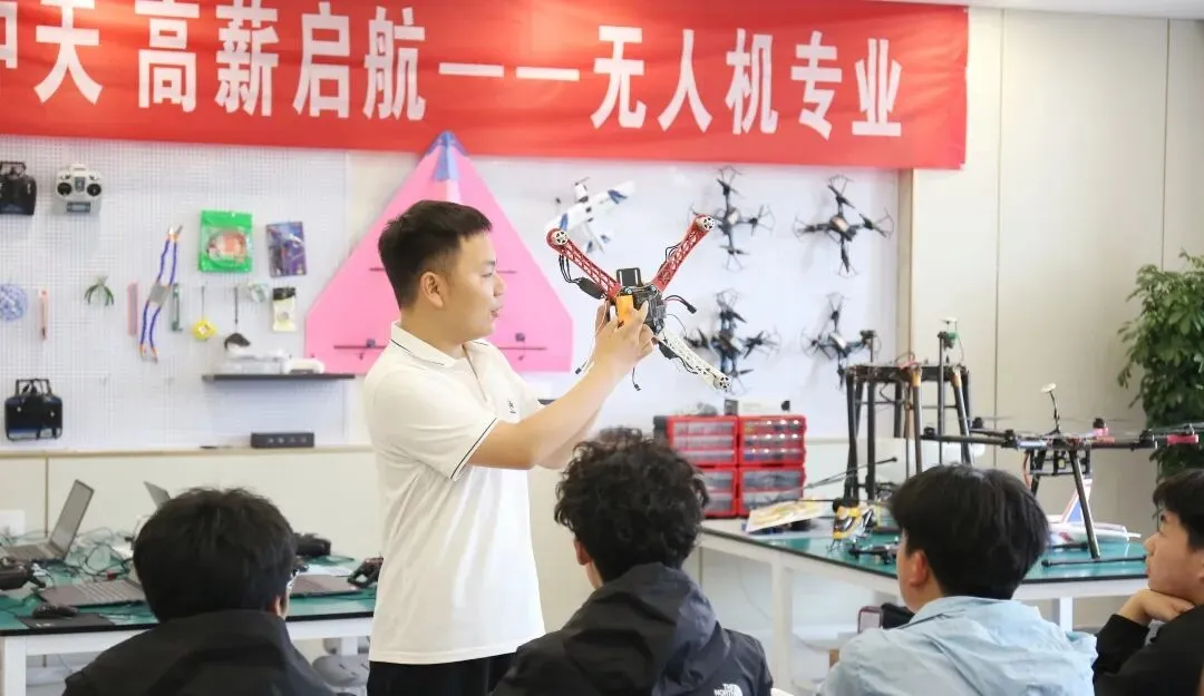 河南中考成绩不理想,考不上高中还有出路吗?郑州新东方不看分数,免试入学-第16张图片-四季读书网