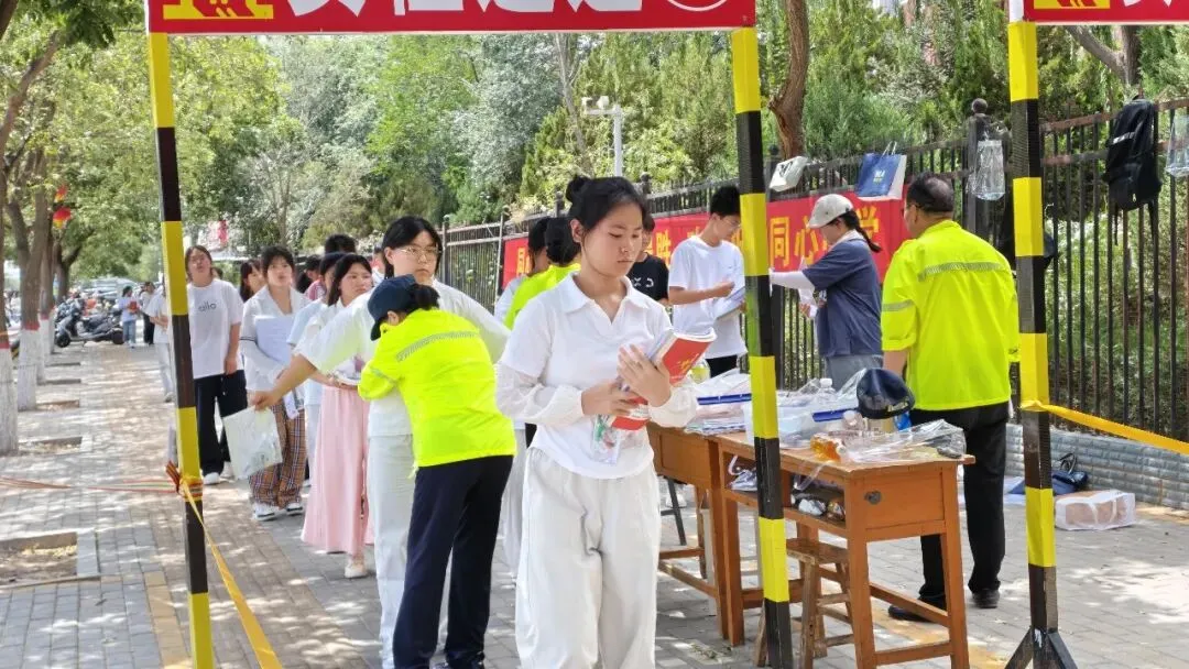 今天,同心县中考开考!-第4张图片-四季读书网