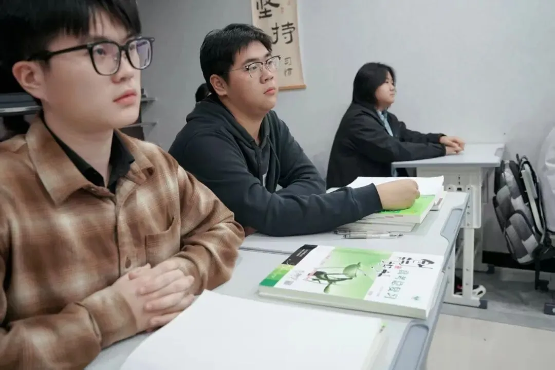 中考后的暑假如何规划?找对节奏开学不掉队!-第25张图片-四季读书网