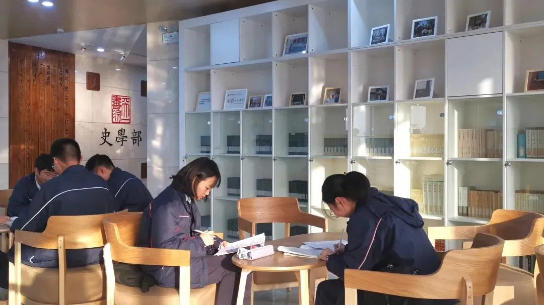 中考放榜!来天一中学奔赴下一程山海-第48张图片-四季读书网