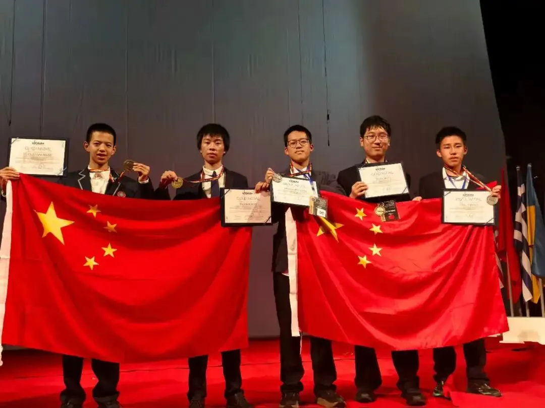 中考放榜!来天一中学奔赴下一程山海-第79张图片-四季读书网