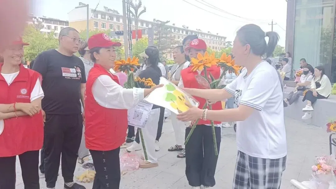 中考逐梦,志愿护航!大安志愿者暖心值守,场外聚力,助少年金榜题名-第3张图片-四季读书网