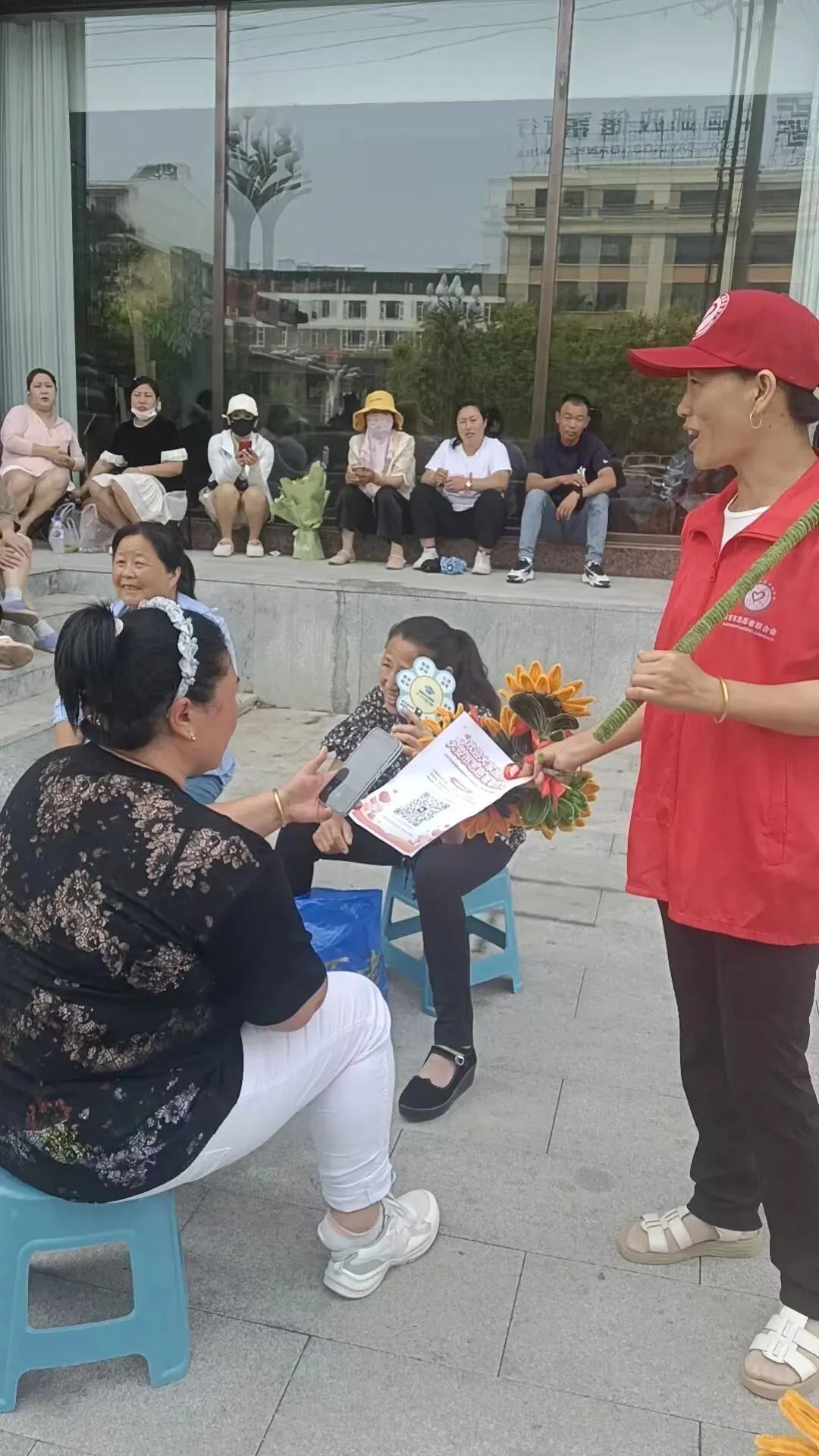 中考逐梦,志愿护航!大安志愿者暖心值守,场外聚力,助少年金榜题名-第8张图片-四季读书网