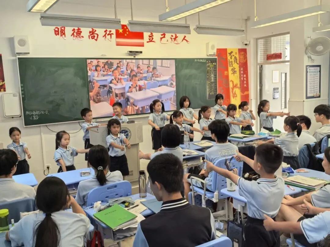 童心寄深情,聚力祝中考——我校成功举办九年级中考送祝福活动-第21张图片-四季读书网