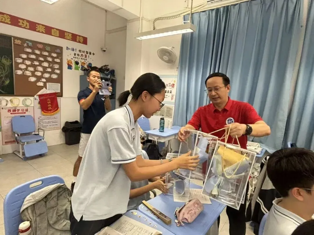 童心寄深情,聚力祝中考——我校成功举办九年级中考送祝福活动-第42张图片-四季读书网
