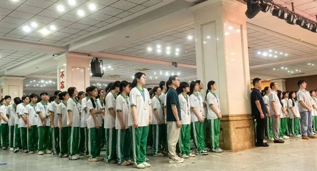 携期许赴山海,以成长写青春——二实学校中考壮行会校长讲话-第1张图片-四季读书网