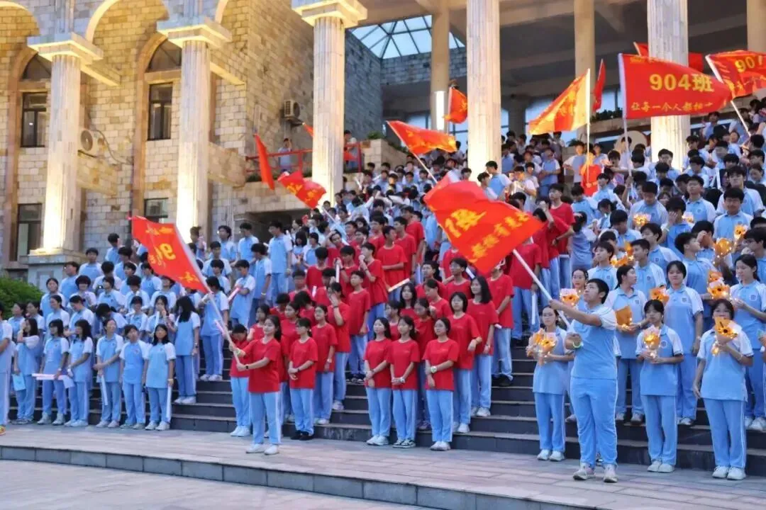 今年谁最燃?东莞各校中考助威大PK!花式应援实在太强了!-第12张图片-四季读书网
