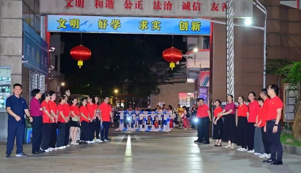 今年谁最燃?东莞各校中考助威大PK!花式应援实在太强了!-第32张图片-四季读书网