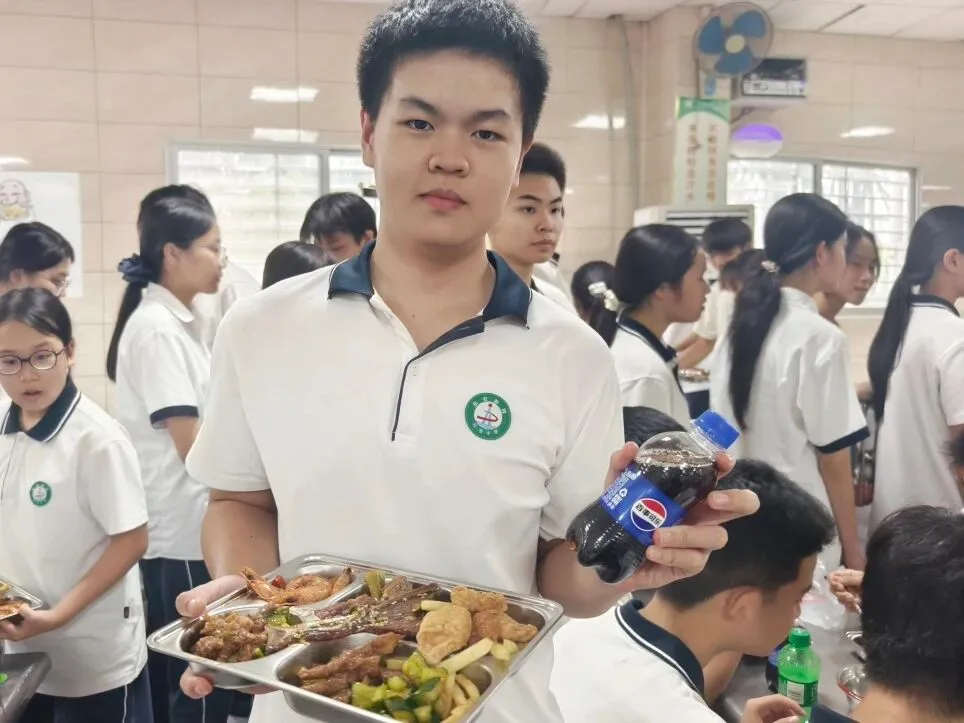 今年谁最燃?东莞各校中考助威大PK!花式应援实在太强了!-第38张图片-四季读书网
