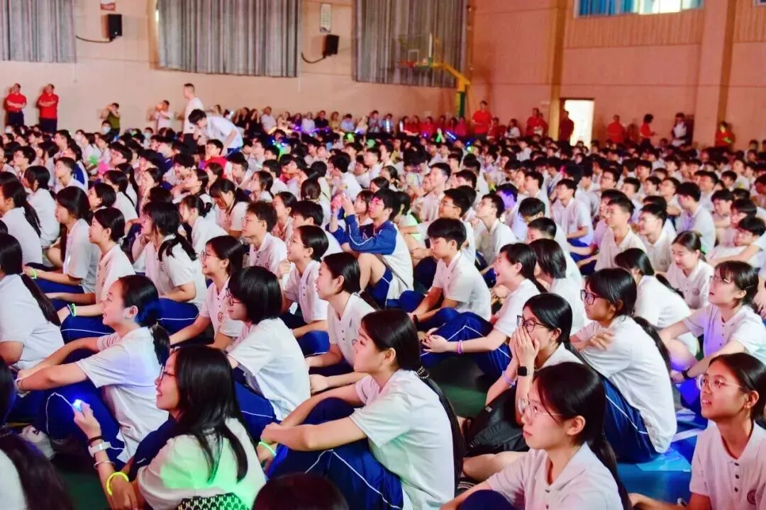 今年谁最燃?东莞各校中考助威大PK!花式应援实在太强了!-第50张图片-四季读书网