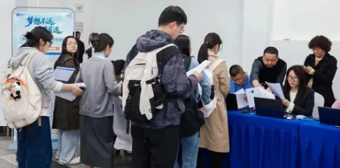 【真题解析】2026年4月18日昆明市盘龙区教育体育局事业单位人才引进(第二批)校招教师笔试‌⁮教育公共基础知识教育综合历年往年试卷-第4张图片-四季读书网