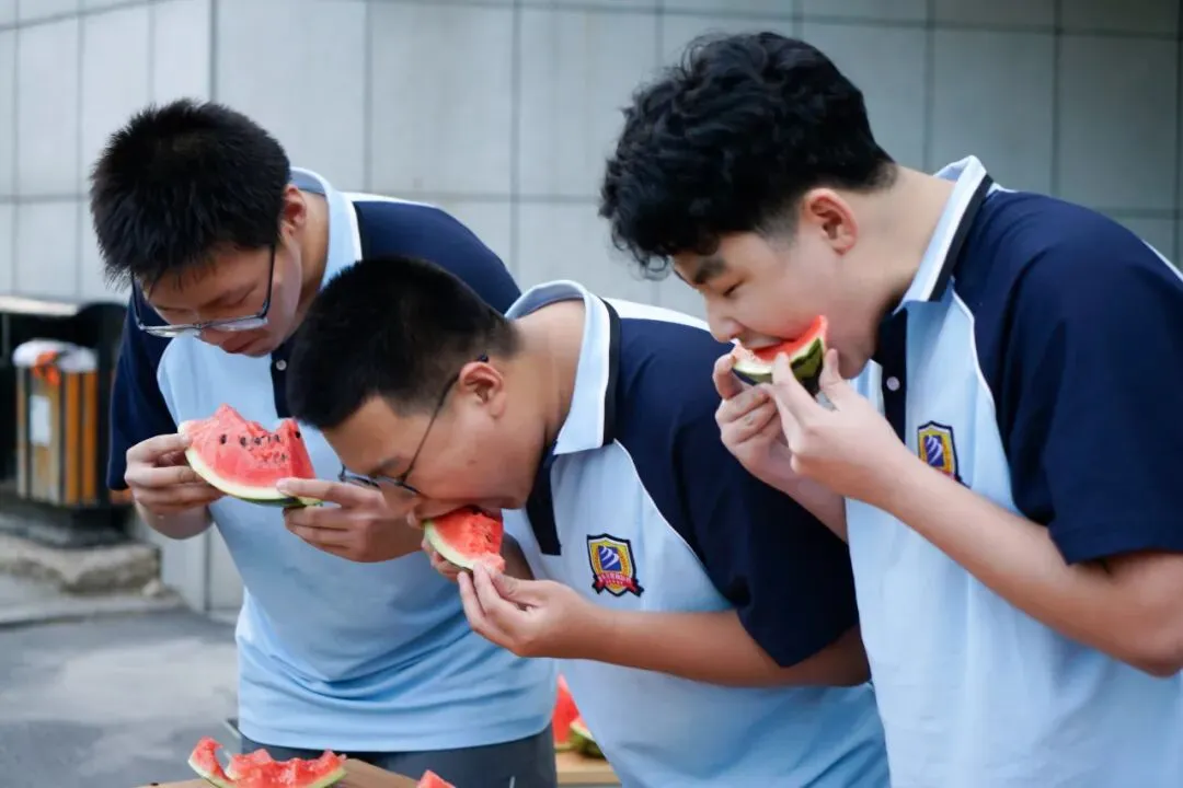 致中考后的你:一次考试决定不了人生,但一次正确的选择可以!-第21张图片-四季读书网
