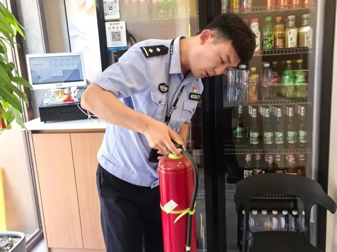 东丰公安护航平安中考-第3张图片-四季读书网
