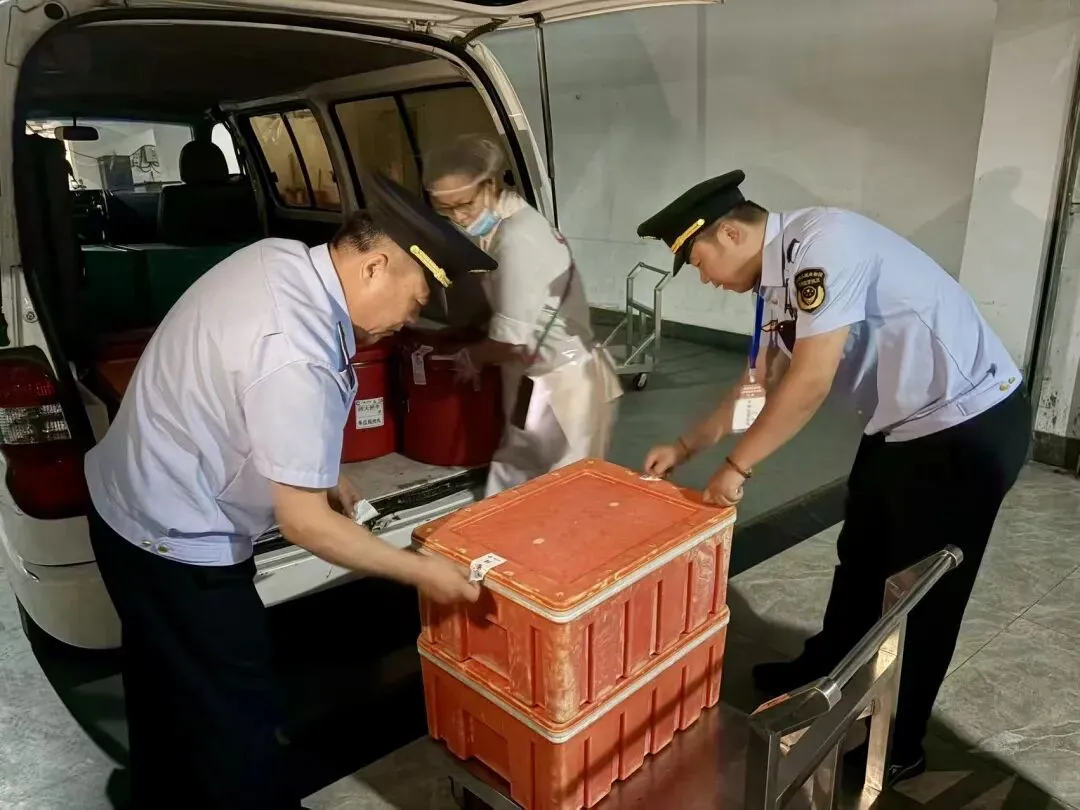 【基层动态】经开分局全力守护中考师生“舌尖上的安全”-第2张图片-四季读书网