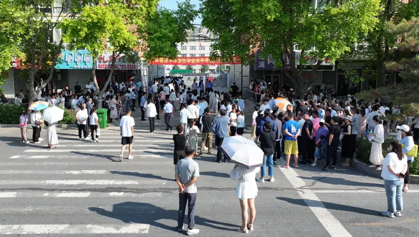 【新时代文明实践】全城聚力护航中考 温情守护学子逐梦路-第3张图片-四季读书网