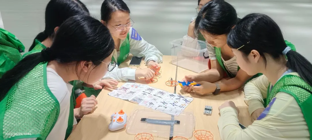 问道天府 筑梦未来 | 中考收官之际,“富润曦光工程”研学之旅带你读懂“何以为志”-第2张图片-四季读书网