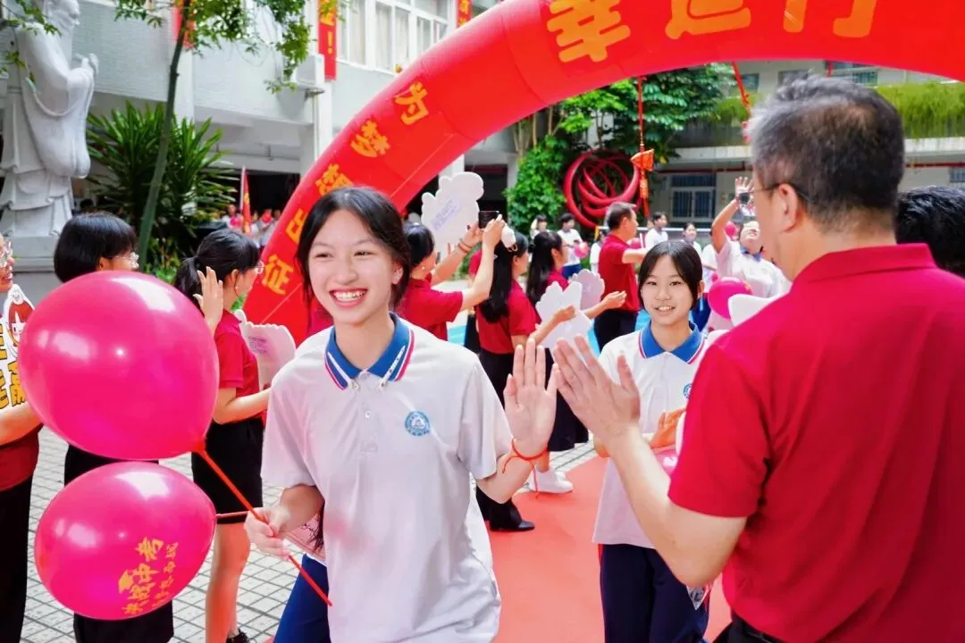 执笔为剑战中考,落笔生花创辉煌丨暨大附中2025届中考壮行精彩回顾-第62张图片-四季读书网